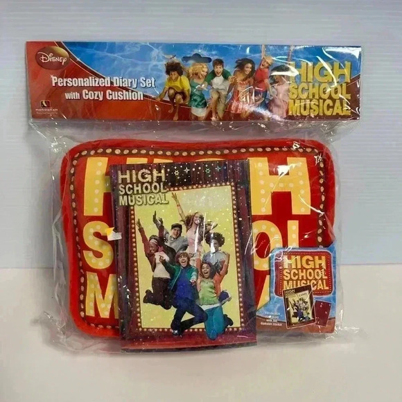 2008 NEW & unopened! Disney High School Musical Diary Set with Cozy Cushion Red - Picture 1 of 12